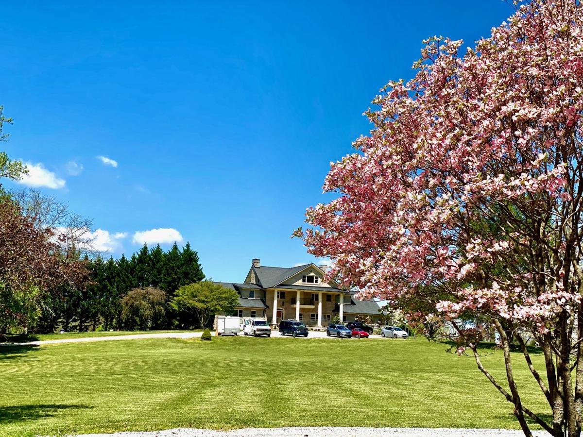 Skylaranna Resort & Spa Hendersonville Luaran gambar