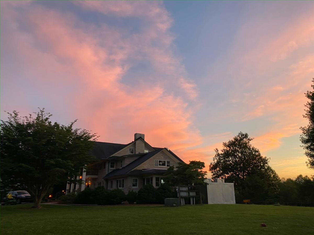 Skylaranna Resort & Spa Hendersonville Luaran gambar